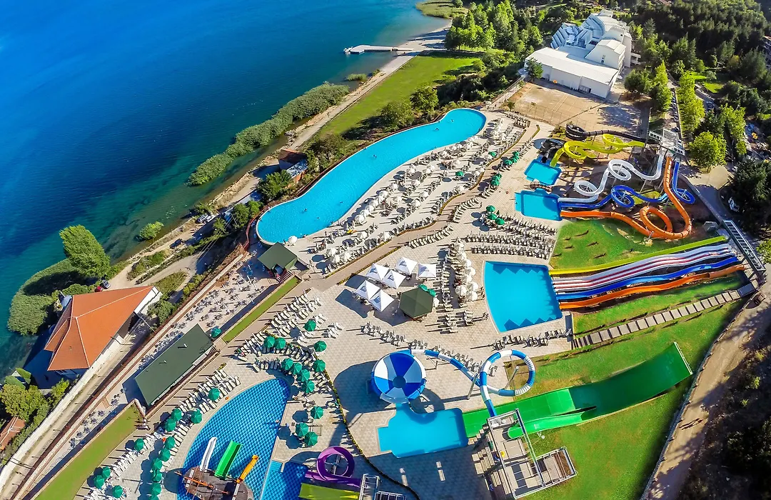 Hotel Izgrev Spa & Aquapark-1